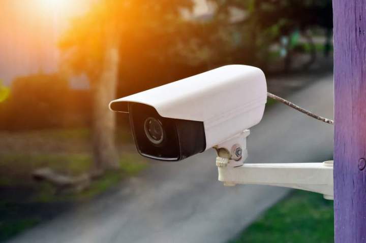 Installateur de système de vidéosurveillance